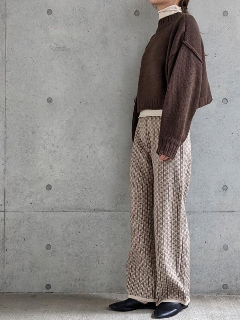 「ラブアンドピース2021、秋のコーデ、大人ガーリー、大人コーデ、ootd、秋冬コーデ、ブラウンコーデ、おしゃれさんと繋がりたい、ママコーデ、ママファッション、プチプラ、プチプラコーデ、オトナ女子、大人女子、着回しコーデ」｜「Per sist enceのPer sist ence/パーシエンス　2WAY ショートカーディガン（カーディガン/ボレロ、ブラウン系）」を使った、Per sist enceさん（レディース・162cm）の秋コーディネートの1枚目の写真