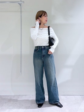 「FREE'S MART（フリーズマート）のタックオフショルカットソー（Tシャツ/カットソー、ホワイト系）」を使った、aikaさん（レディース・158cm）の秋コーディネート