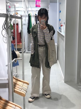 「アイテム（チノパンツ、ホワイト系）」を使った、Lynnさん（レディース・151cm）の春コーディネート