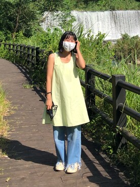 「CONVERSE（コンバース）のアイテム（スニーカー、ベージュ系）」を使った、Lynnさん（レディース・151cm）の夏コーディネート