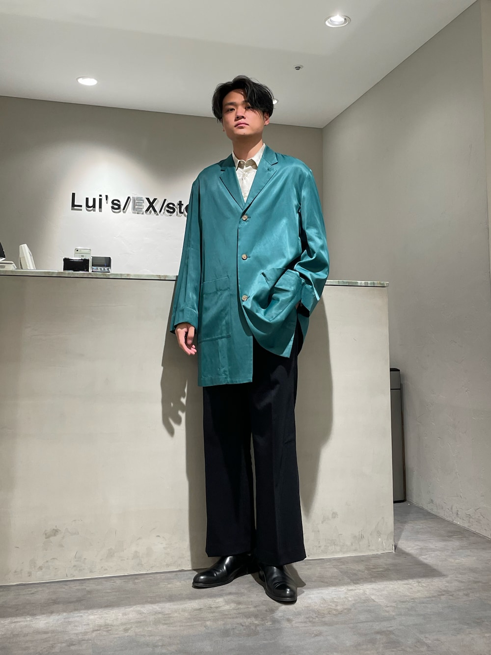 テーラードジャケットを使った「エメラルドグリーン」の人気 
