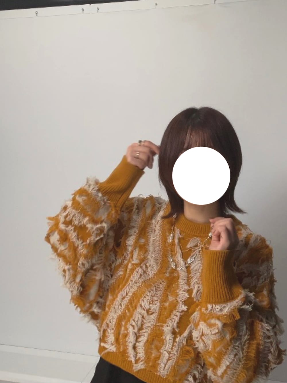 「低身長、イエベ、LOWRYSFARM、フリンジニット、ニット、セーター、スラックス、低身長コーデ、低身長女子、ローリーズスタイル_LOWRYS FARM、ローリーズファーム(LOWRYS FARM)、秋コーデ、冬コーデ、イエベ春、apresjourmignon」｜「LOWRYS FARMのフリンジドルマンニットロングスリーブ　149248（ニット/セーター、イエロー系）」を使った、🌼さん（レディース・148cm）の冬コーディネートの1枚目の写真