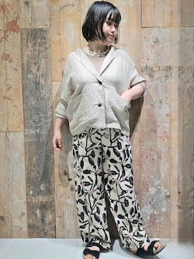「アイテム（その他アウター、ベージュ系）」を使った、一瀬　久美子さん（レディース・156cm）の夏コーディネート