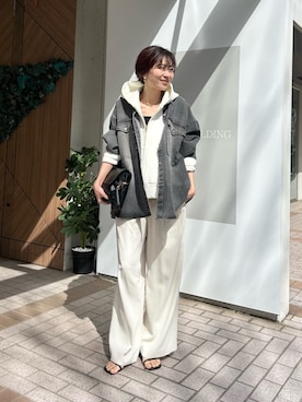 「LARUTA（ラルータ）の【LARUTA】デニムオーバーシャツ（シャツ/ブラウス、ブラック系）」を使った、Haruさん（レディース・160cm）の春コーディネート