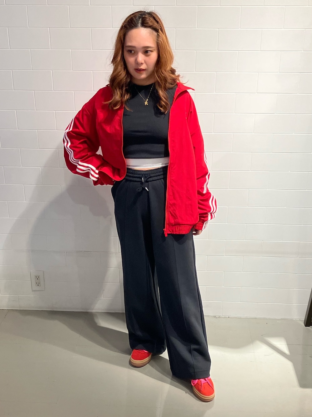 【adidas】Originals premium essentials ワイド レッグ パンツ adidas（アディダス）の「プレミアム エッセンシャルズ ワイド