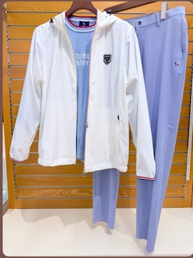 「adabat（アダバット）の【ADABAT NAVY】撥水ナイロンジップフーディ（ブルゾン、ホワイト系）」を使った、ᴀᴋɪ ꕤ୭さん（レディース・167cm）の冬コーディネート