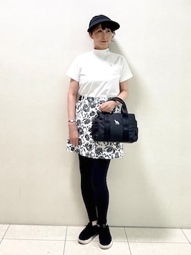 「adabat（アダバット）の【ADABAT NAVY】UVカット/接触冷感　クールナイロンモックT（Tシャツ/カットソー、ホワイト系）」を使った、ᴀᴋɪ ꕤ୭さん（レディース・167cm）の夏コーディネート