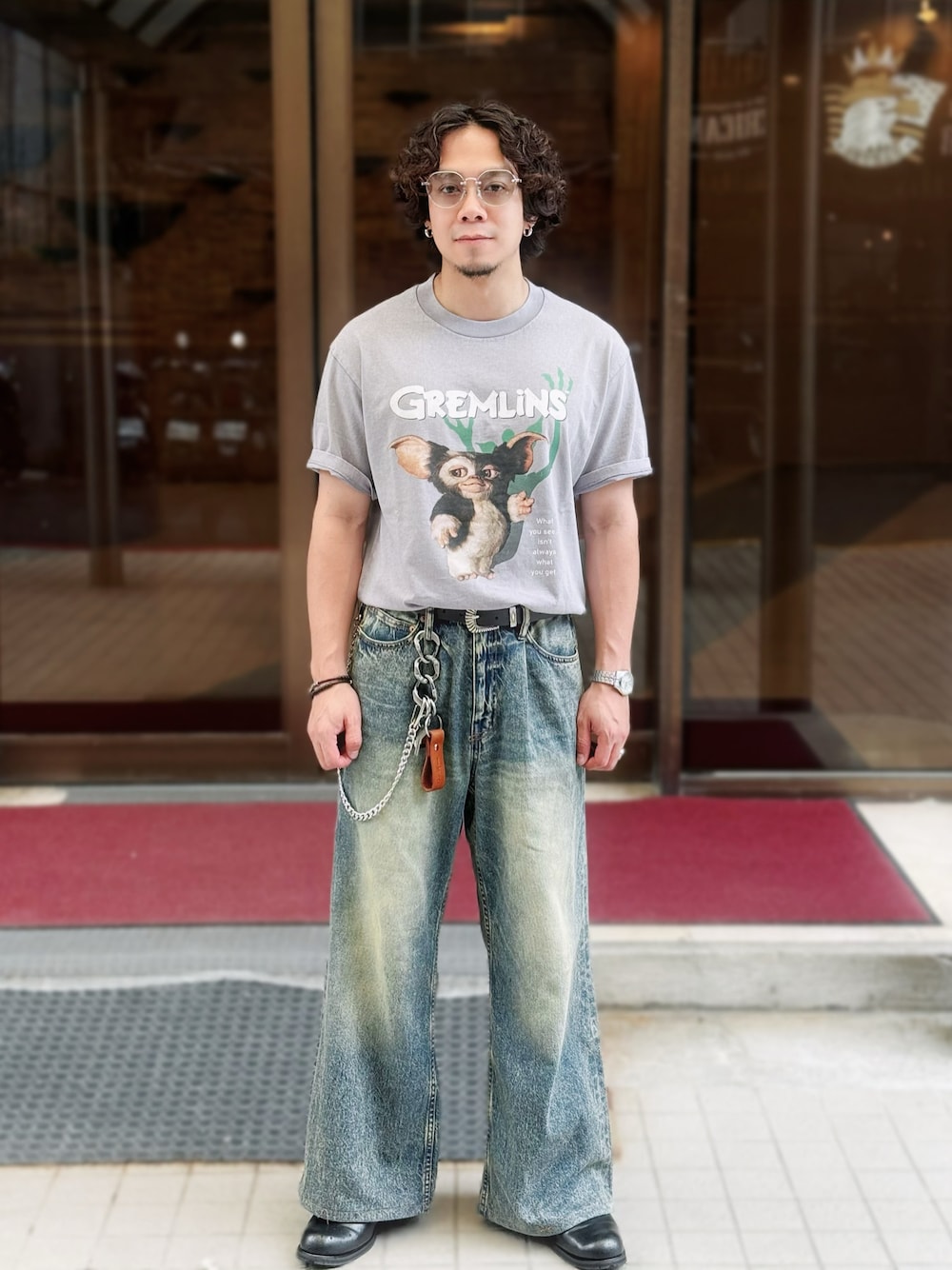 「GUのアイテム（Tシャツ/カットソー、グレー系）」を使った、ADWさん（メンズ・158cm）の春コーディネートの1枚目の写真