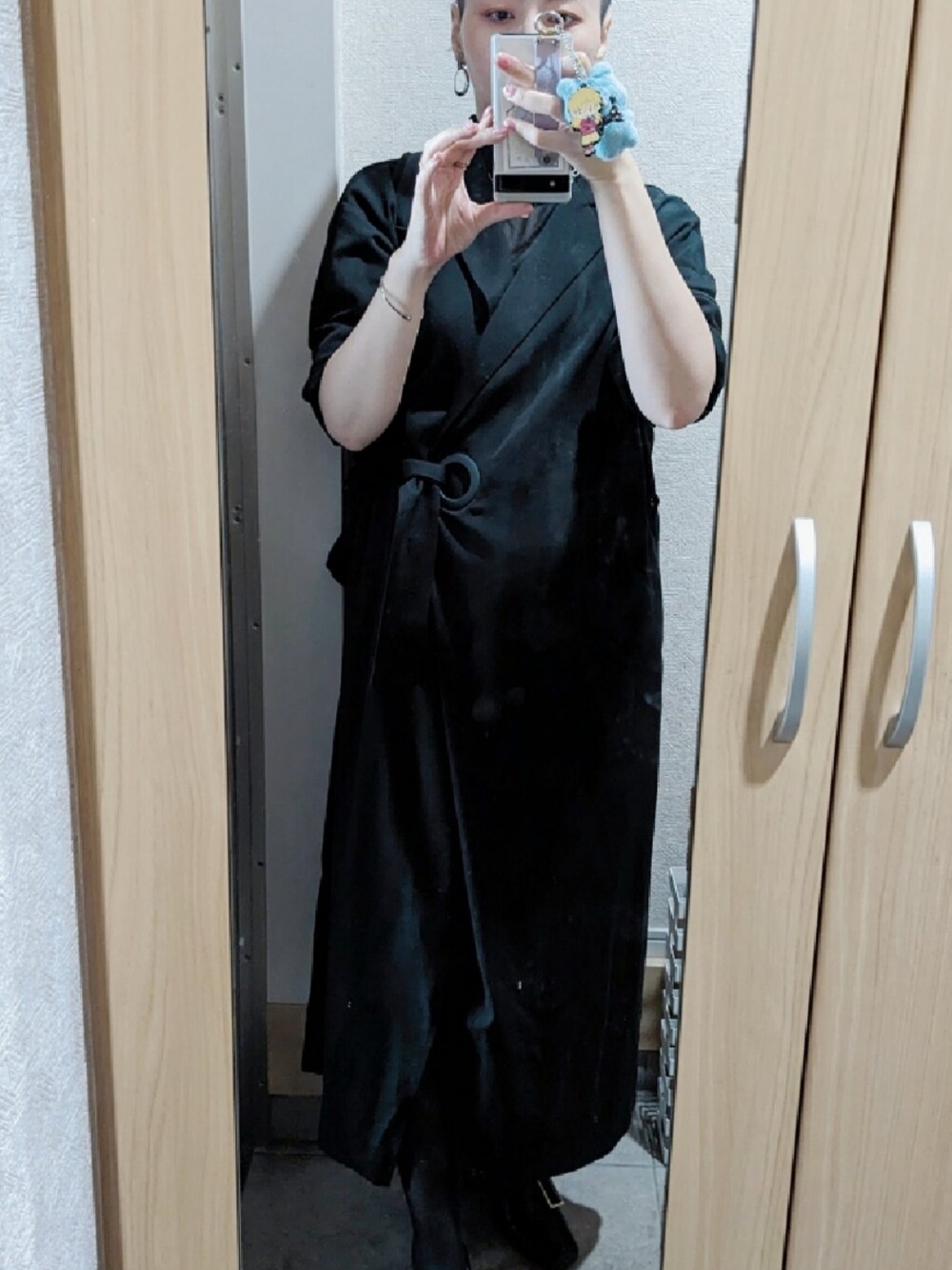 「antiquaのアイテム（オールインワン・サロペット、ブラック系）」を使った、tarさん（レディース・164cm）の春コーディネートの1枚目の写真