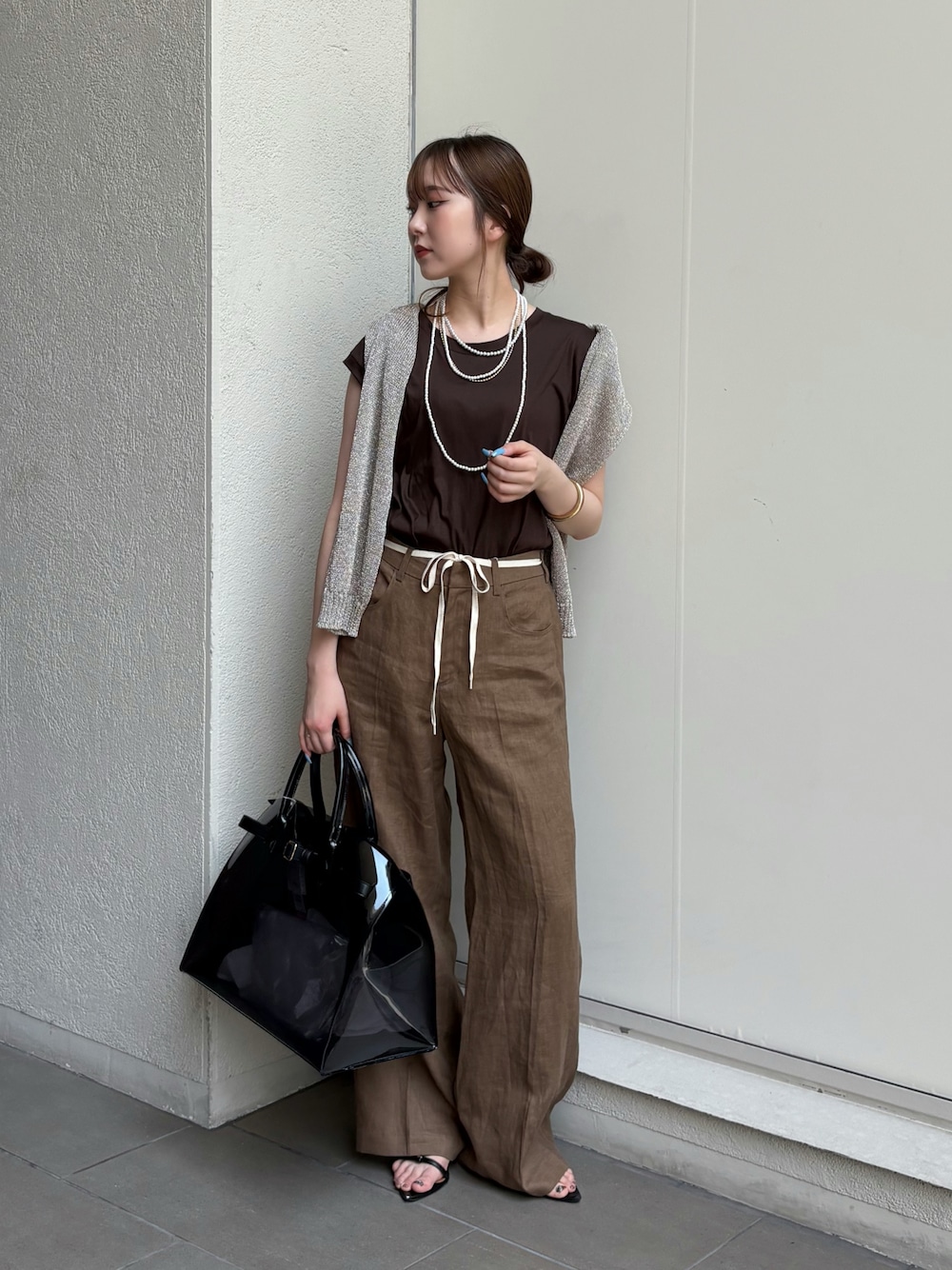 春夏秋用　ニット　ゴールド ニット⁄セーター（ゴールド系）を使った人気ファッション