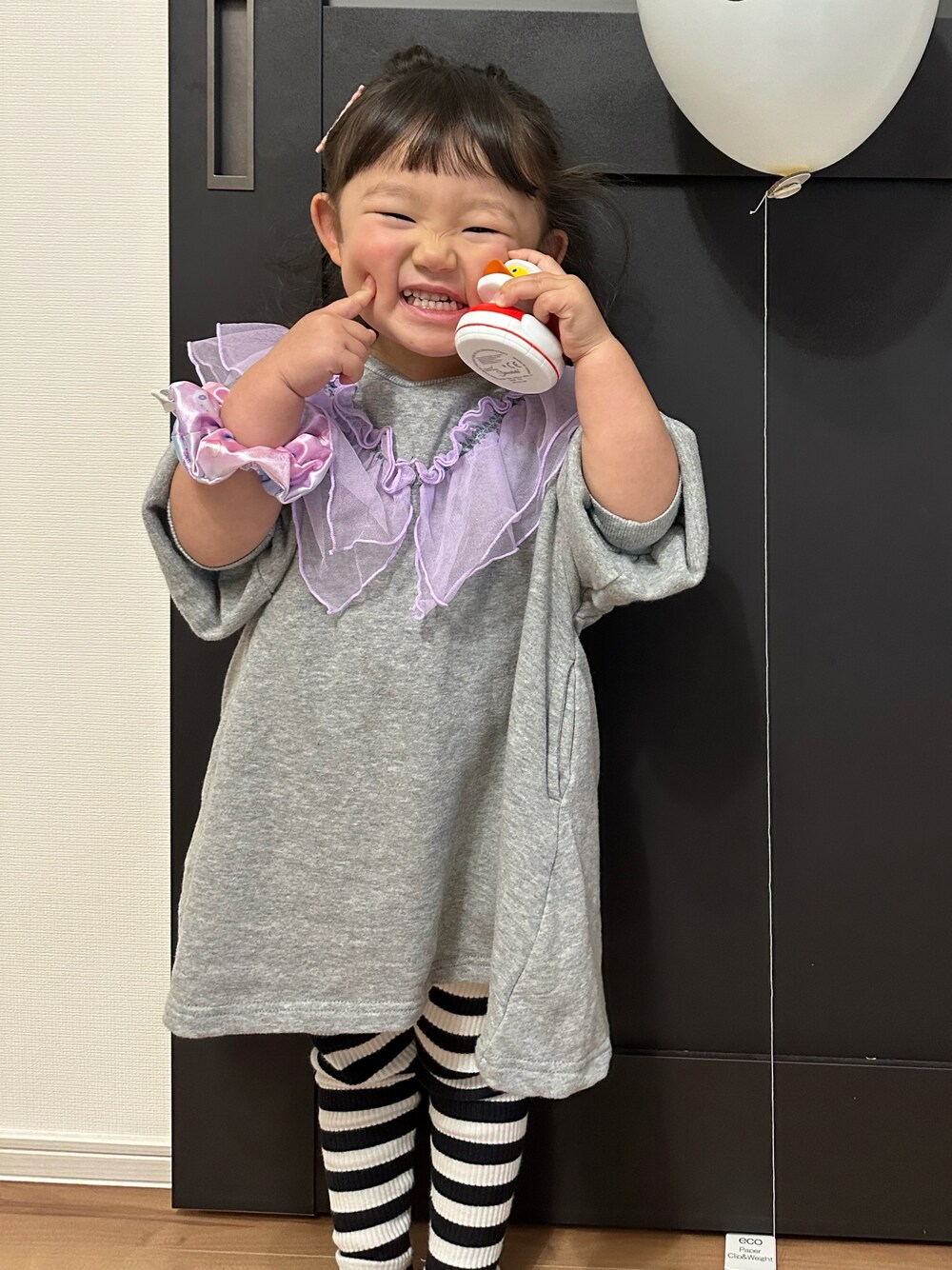 「真冬のあったかスタイル、キッズファッション、スウェットワンピース、2歳」｜「BIG FIELDのウラケチュールドッキングワンピース（ワンピース、グレー系）」を使った、chigiripanchan3442さん（キッズ・90cm）の冬コーディネートの1枚目の写真