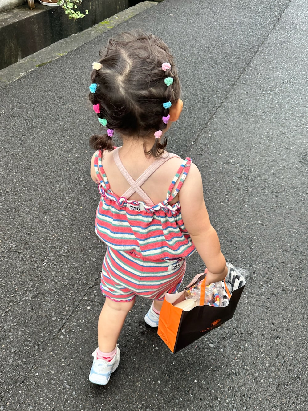 「さらっと晴れやかスナップ、夏コーデ、女の子コーデ、セットアップ、お出かけスタイル、キッズ」｜「HOGAN RANCH WEARのパイルボーダーキャミトップス（kids/XS～L）（キャミソール、ピンク系）」を使った、chigiripanchan3442さん（キッズ・80cm）の夏コーディネートの1枚目の写真
