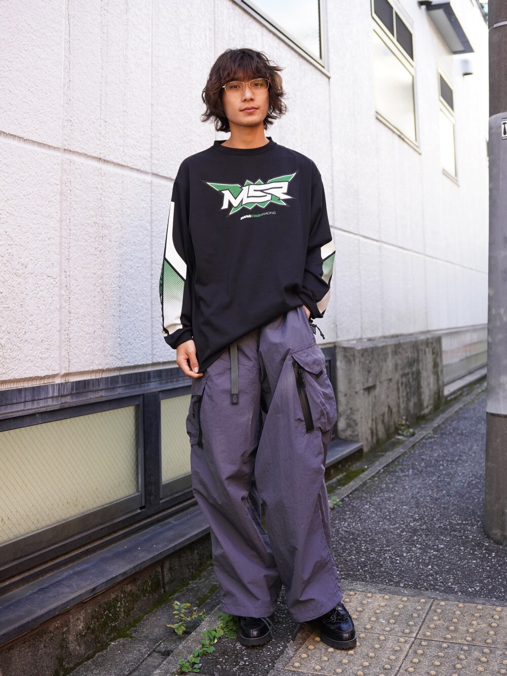 「レザー、キルティング、ロングコート、ブラウン、レイヤードスタイル、冬コーデ、ブラック、プチプラコーデ、モード、AVIREX、ベーシック/トラッド」｜「MANASTASHのMANASTASH/マナスタッシュ/RE:POLY  L/S TEE MSR/リポリロングスリーブTシャツMSR（Tシャツ/カットソー、ブラック系）」を使った、yusuke061019さん（メンズ・173cm）の秋コーディネートの1枚目の写真