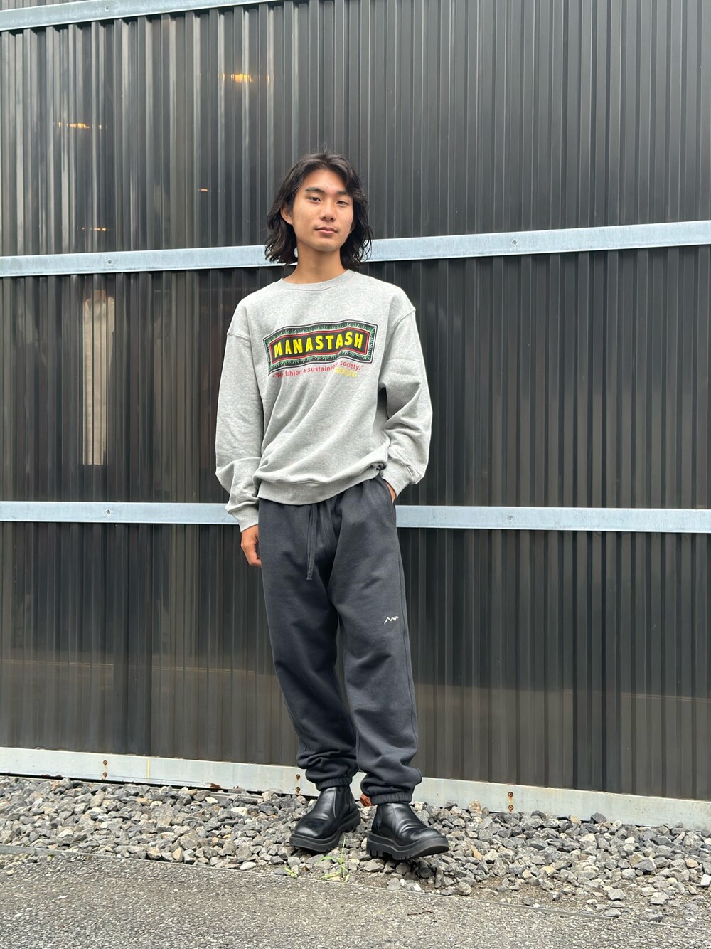 「レイヤードスタイル、メガネ男子、大人カジュアル、チェック、ストリートコーデ、キレイめカジュアル、古着MIX、レザージャケット、セットアップ、ビッグシルエット」｜「MANASTASHのMANASTASH/マナスタッシュ/CASCADE PANTS/カスケードパンツ（スウェットパンツ、ブラック系）」を使った、yusuke061019さん（メンズ・173cm）の秋コーディネートの1枚目の写真