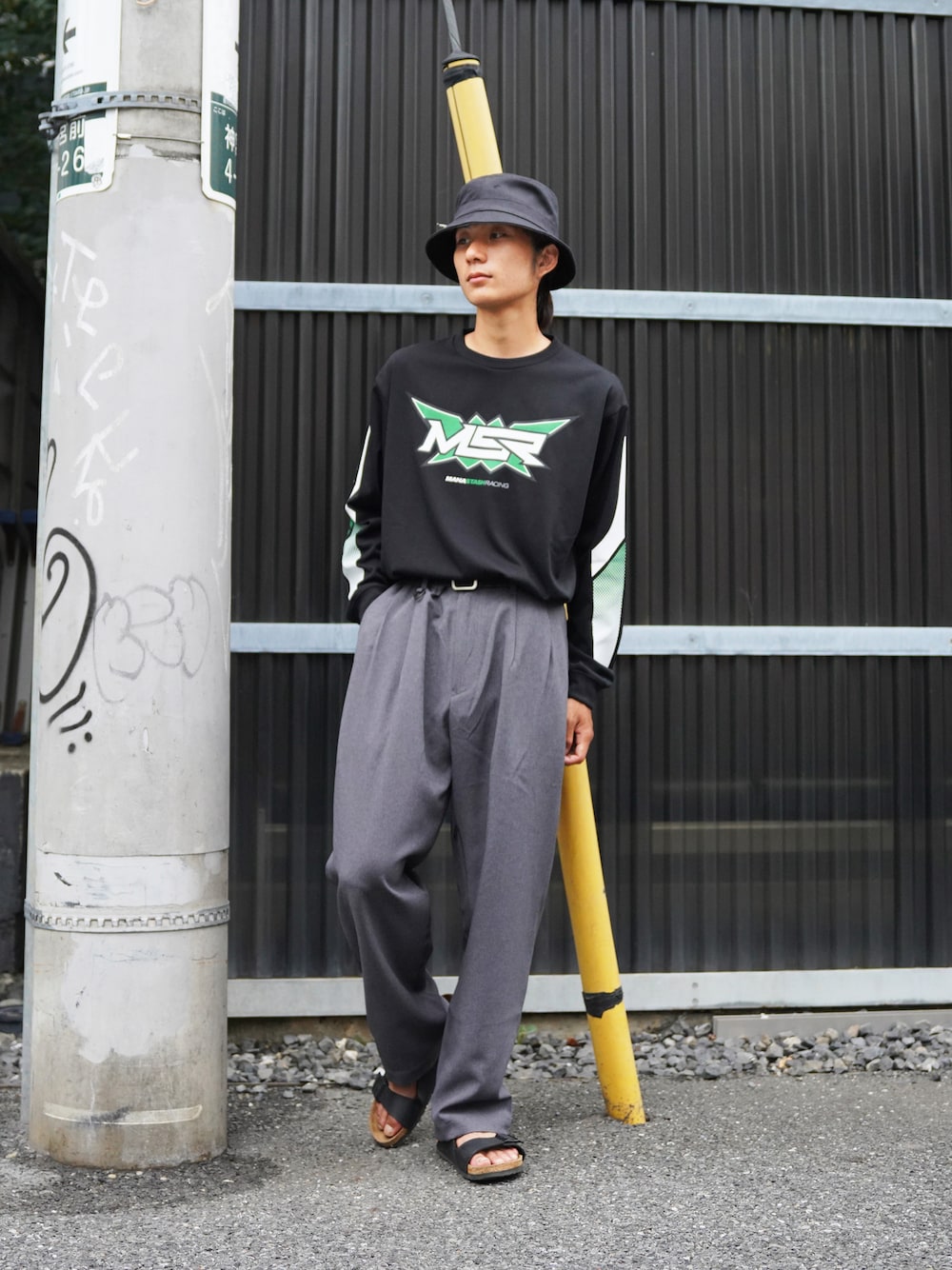 「夏、メンズ、大人コーデ、マナスタッシュ、夏コーデ、お洒落、メンズコーデ、大人になりたい、お洒落になりたい、マナスタ」｜「MANASTASHのMANASTASH/マナスタッシュ/RE:POLY  L/S TEE MSR/リポリロングスリーブTシャツMSR（Tシャツ/カットソー、ブラック系）」を使った、yusuke061019さん（メンズ・173cm）の夏コーディネートの1枚目の写真