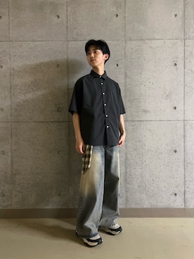 「SENSE OF PLACE by URBAN RESEARCH(センスオブプレイスバイアーバンリサーチ)の『イージーケア/速乾/接触冷感』コンフォートレギュラーカラーショートスリーブシャツ(シャツ/ブラウス、グレー系)」を使った、TAKEOさん(メンズ・172cm)の春コーディネート