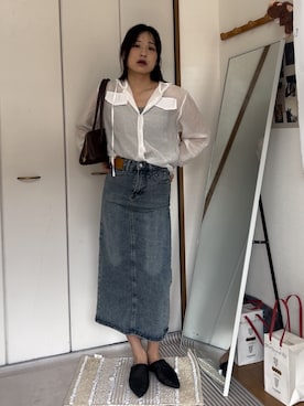 「アイテム（デニムスカート）」を使った、chikazeさん（レディース・166cm）の秋コーディネート