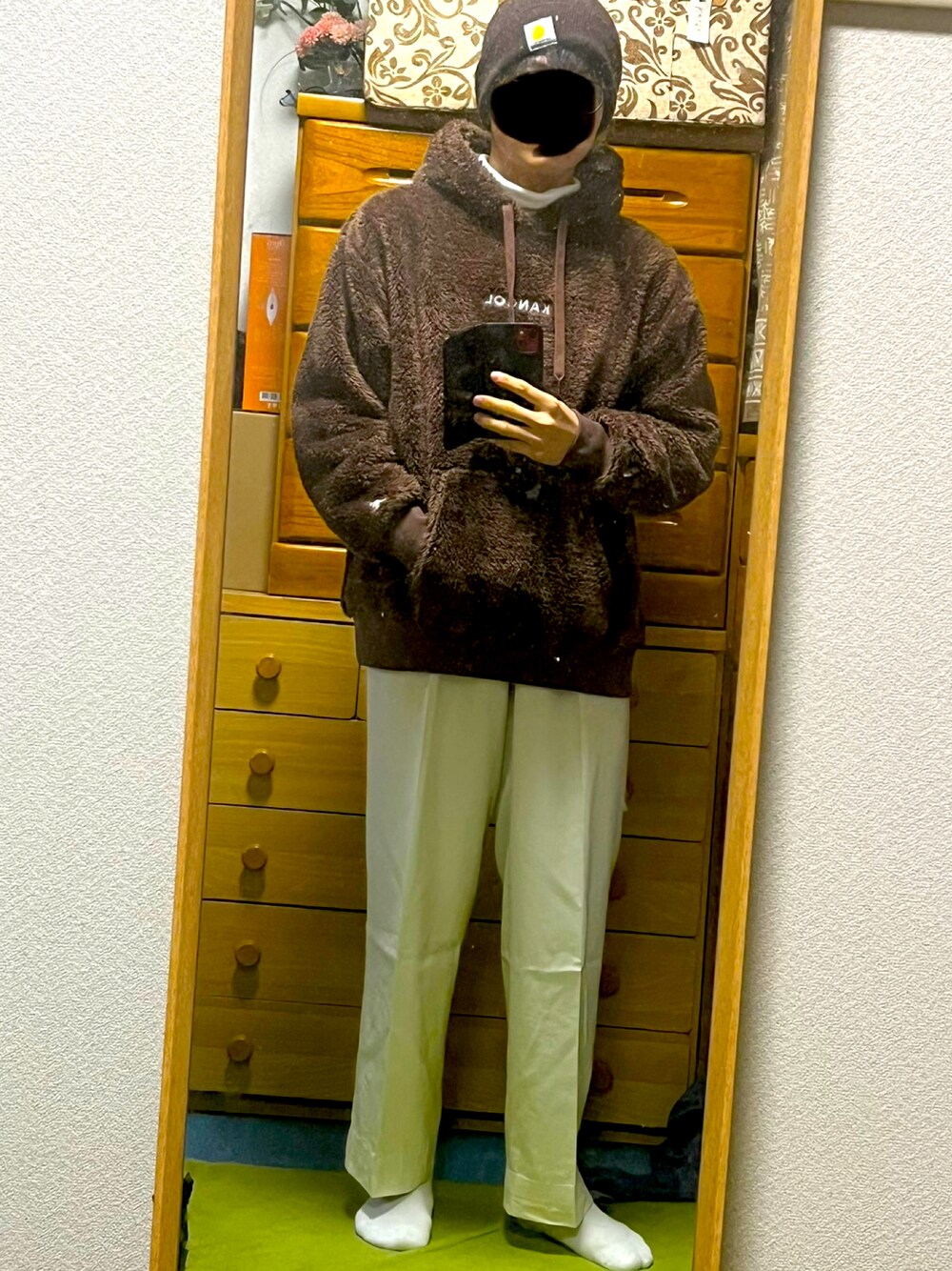 「秋冬コーデ、未来のWEARISTAプロジェクト、未来のWEARISTAの対象年齢22歳以下、KANGOL、カジュアル、パーカーコーデ、carhartt、茶色コーデ、茶色、ボアパーカー」｜「Carhartt WIPのCarhartt WIP/カーハート ダブリューアイピー ビーニー ACRYLIC WATCH HAT I020222（ニットキャップ/ビーニー、ブラウン系）」を使った、我さん（メンズ・172cm）の冬コーディネートの1枚目の写真