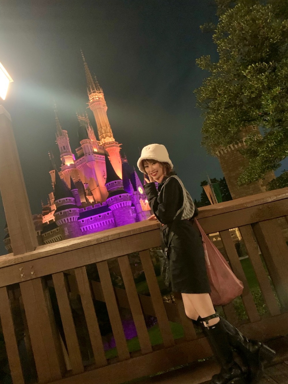 「ディズニーコーデ」｜「N WITH.のアイテム（シャツワンピース、ブラック系）」を使った、Rinzy💟さん（レディース・158cm）の秋コーディネートの1枚目の写真