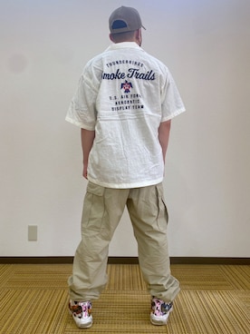 「AVIREX（アヴィレックス）のLIGHT COTTON FATIGUE PANTS / ライトコットン ファティーグ パンツ / AVIREX / アヴィレックス（カーゴパンツ、ベージュ系）」を使った、say0071さん（メンズ・167cm）の夏コーディネート