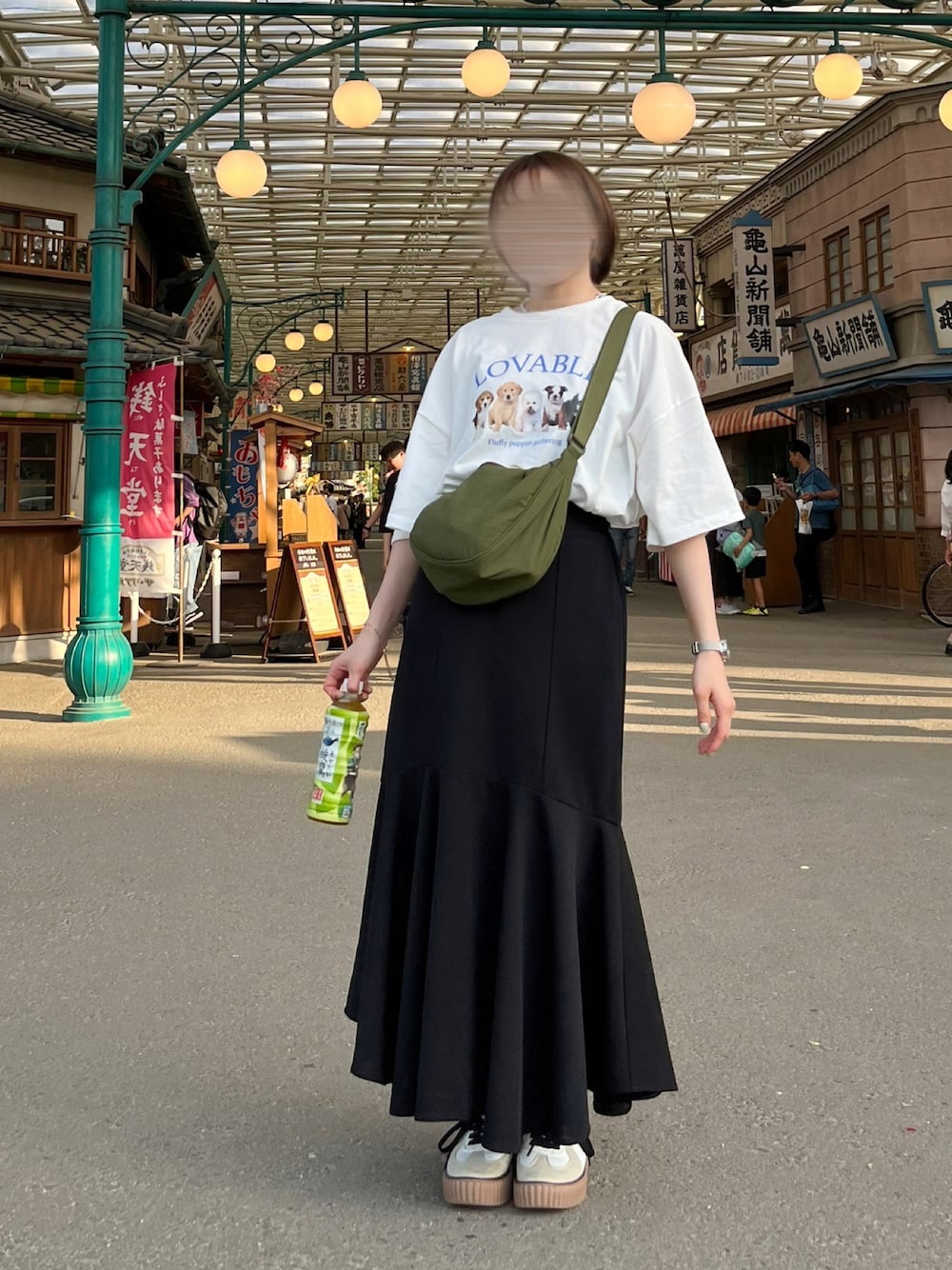 「お出かけコーデ、シンプルスタイル、きれいめカジュアル、初夏コーデ、大人コーデ、カジュアルコーデ、低身長、低身長コーデ、低身長女子、マーメイドスカート、白Tシャツ、モノトーン」｜「SpRayのアイテム（Tシャツ/カットソー、ホワイト系）」を使った、maroru✲*ﾟさん（骨格ウェーブ・レディース・148cm）の夏コーディネートの1枚目の写真