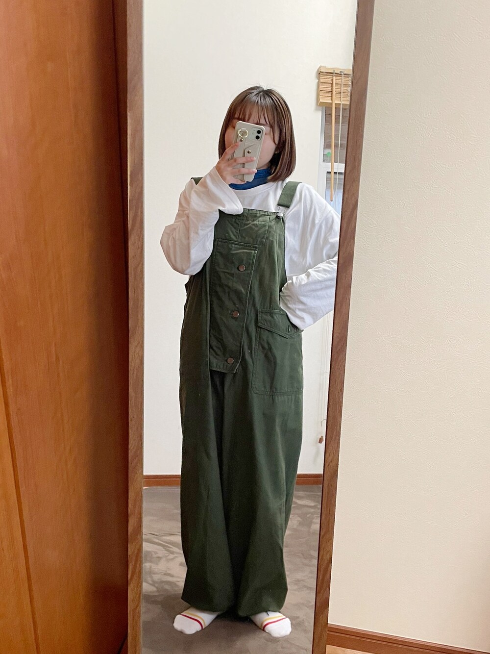 「カジュアル、低身長女子、低身長、低身長コーデ、サロペット、ラクチンコーデ、ロンT、シアートップス、ボーイッシュ、おでかけコーデ、カーキ、ミリタリー、オーバーオール、カジュアルコーデ」｜「Right-onのアイテム（オールインワン・サロペット、グリーン系）」を使った、maroru✲*ﾟさん（骨格ウェーブ・レディース・148cm）の春コーディネートの1枚目の写真