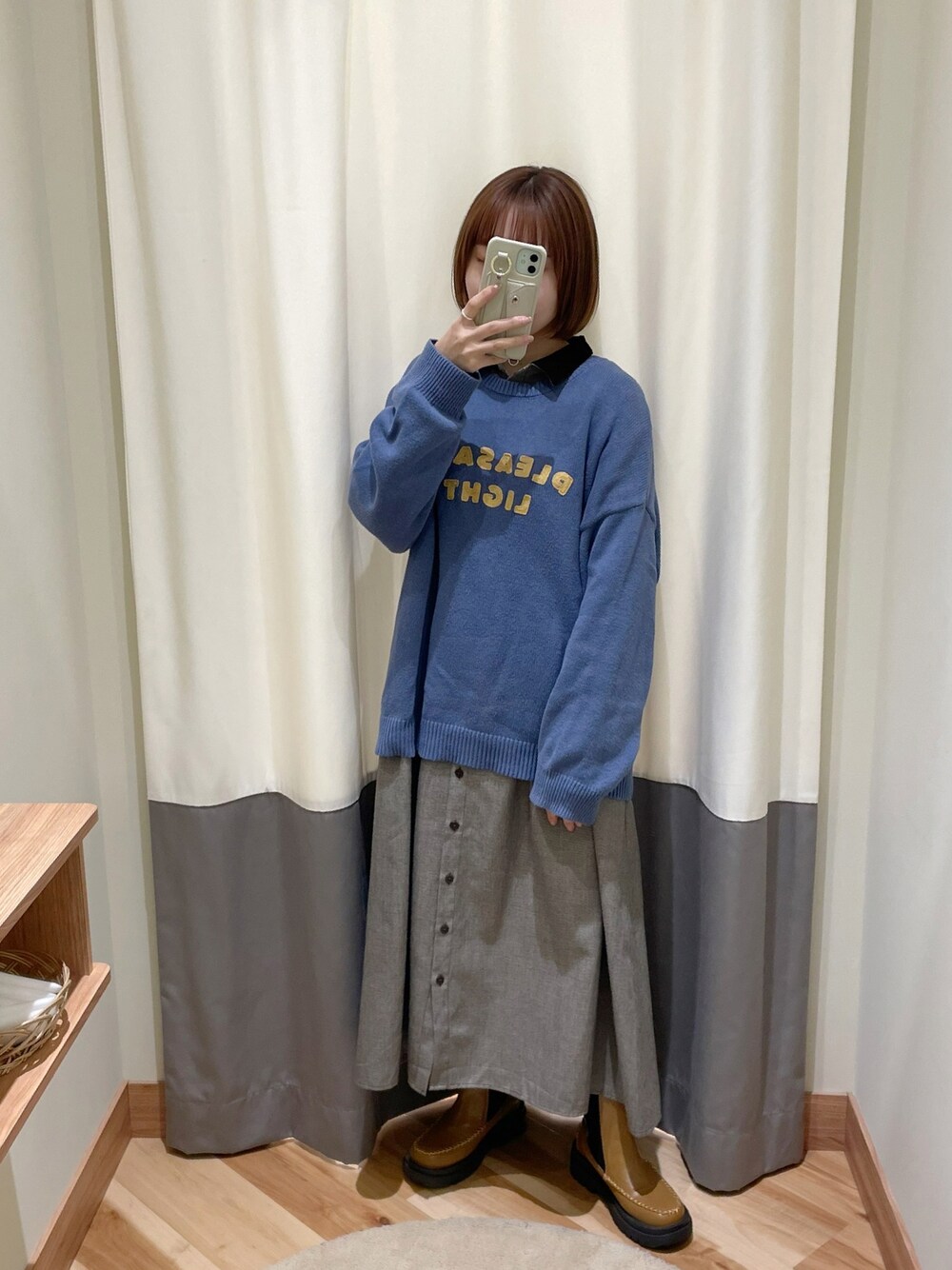 「大人カジュアル、カジュアルコーデ、冬、大人コーデ、レイヤードスタイル、きれいめカジュアル、ワンピース、ロゴニット、サイドゴアブーツ、低身長、低身長コーデ、低身長女子」｜「Samansa Mos2のロゴアソートチェーン刺繍ニット（ニット/セーター、ブルー系）」を使った、maroru✲*ﾟさん（骨格ウェーブ・レディース・148cm）の冬コーディネートの1枚目の写真