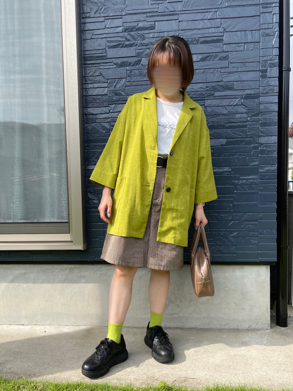 「きれいめカジュアル、カジュアルコーデ、大人コーデ、プチプラ、大人カジュアル、低身長、低身長コーデ、スニーカーコーデ、夏服コーデ、ショートパンツ、ハーフパンツ、推し色コーデ」｜「しまむらのアイテム（パンツ、ブラウン系）」を使った、maroru✲*ﾟさん（骨格ウェーブ・レディース・148cm）の夏コーディネートの1枚目の写真