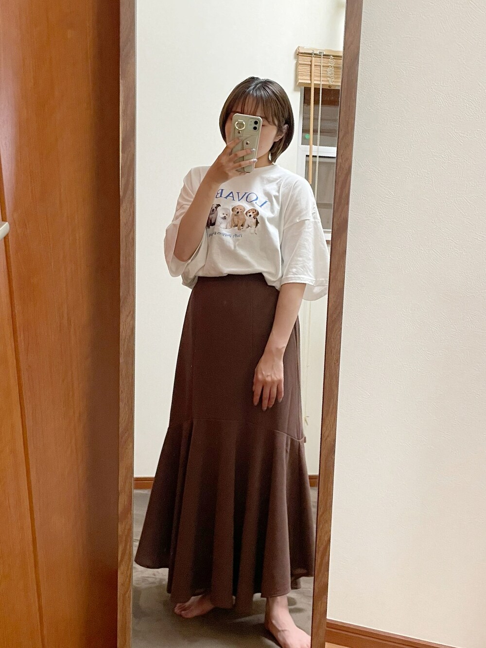 「休日コーデ、シンプルスタイル、キレイめカジュアル、夏コーデ、低身長、低身長コーデ、マーメイドスカート、白Tシャツ、プリントT、楽チンコーデ」｜「ems exciteのジョーゼットマーメイドSK（スカート、ブラウン系）」を使った、maroru✲*ﾟさん（骨格ウェーブ・レディース・148cm）の夏コーディネートの1枚目の写真