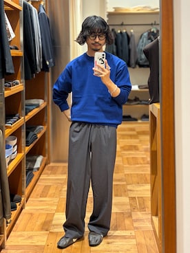 「URBAN RESEARCH DOORS（アーバンリサーチドアーズ）の『UR TECH』200日ニット クルーネック 26AW（ニット/セーター、ブルー系）」を使った、Naraさん（メンズ・166cm）の秋コーディネート