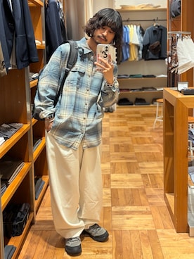 「URBAN RESEARCH DOORS（アーバンリサーチドアーズ）のpatagonia　LW FJORD FLANNEL SHIRTS（シャツ/ブラウス、ブルー系）」を使った、Naraさん（メンズ・166cm）の秋コーディネート