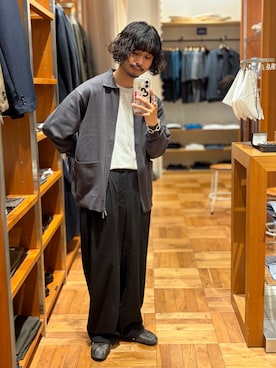 「URBAN RESEARCH DOORS（アーバンリサーチドアーズ）の『UR TECH』200日ジップジャケット（ニット/セーター、グレー系）」を使った、Naraさん（メンズ・166cm）の秋コーディネート