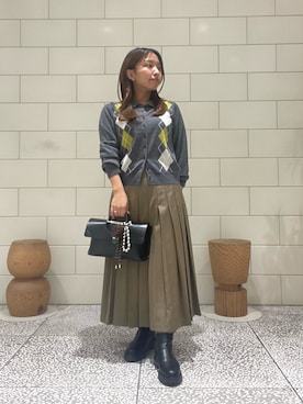 「アイテム（チャーム）」を使った、Hitomiさん（レディース・145cm）の秋コーディネート