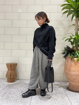 「かぐれ（カグレ）のハーフボタンプルオーバー（Tシャツ/カットソー、ブラック系）」を使った、Hitomiさん（レディース・145cm）の春コーディネート