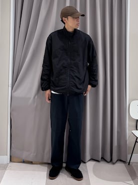 「ITEMS URBANRESEARCH（アイテムズ アーバンリサーチ）のリファインド ダブルニー ワークパンツ（その他パンツ、ブラック系）」を使った、shunさん（メンズ・186cm）の秋コーディネート