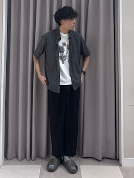 「ITEMS URBANRESEARCH（アイテムズ アーバンリサーチ）のジオメレース レギュラーカラー 半袖シャツ（シャツ/ブラウス、グレー系）」を使った、shunさん（メンズ・186cm）の夏コーディネート