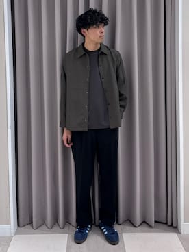 「ITEMS URBANRESEARCH（アイテムズ アーバンリサーチ）の2way ストレッチロングスリーブスナップシャツ（シャツ/ブラウス、グリーン系）」を使った、shunさん（メンズ・186cm）の春コーディネート