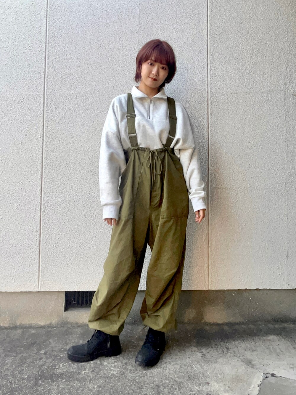 「未来のWEARISTAプロジェクト、ハーフジップ、パラシュートパンツ、カーゴパンツ、カジュアルコーデ、カジュアル、プチプラ、プチプラコーデ、しまむら」｜「2PINKのアイテム（スウェット、グレー系）」を使った、ayunaさん（レディース・157cm）の冬コーディネートの1枚目の写真