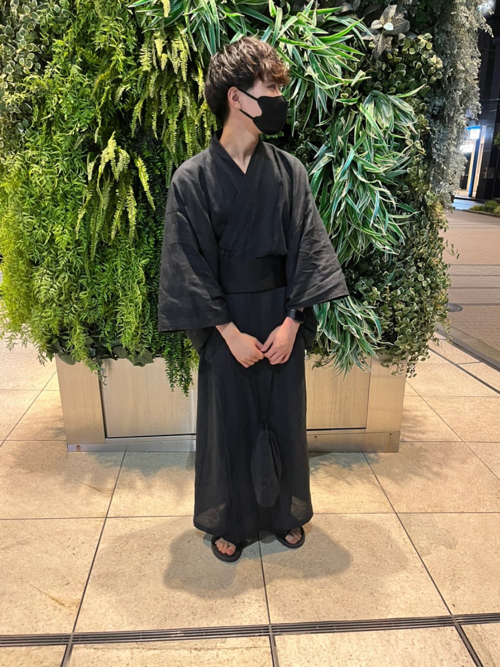 「夏コーデ、夏、大学生、浴衣、ゆかた、浴衣男子、デート、花火大会」｜「jiggys shopの浴衣 メンズ 6点 セット【 浴衣＋帯＋腰帯＋下駄＋扇子＋信玄袋 】（浴衣、ブラック系）」を使った、TAKUさん（メンズ・168cm）の夏コーディネートの1枚目の写真