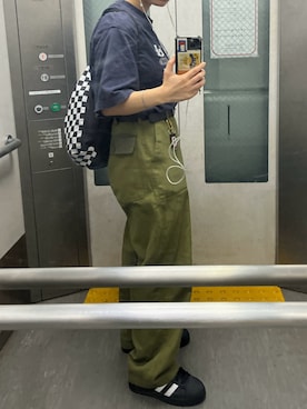「BROKEN BASE（ブロークンベース）のアイテム（パンツ）」を使った、17号さん（レディース・155cm）の春コーディネート