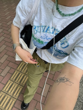 「BROKEN BASE（ブロークンベース）のアイテム（パンツ）」を使った、17号さん（レディース・155cm）の春コーディネート