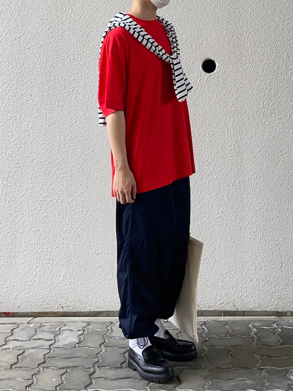 「休日スタイル、メンズコーデ、カジュアル、夏コーデ、Ｔシャツ、肩掛けコーデ、ボーダーTシャツ、ローファーコーデ、シティーボーイ、CITYBOY、FUDGE、mensfudge、CLUEL、CLUEL homme、お洒落さんとつながりたい」｜「UNIQLOのアイテム（Tシャツ/カットソー、その他）」を使った、まえださん（メンズ・170cm）の夏コーディネートの1枚目の写真