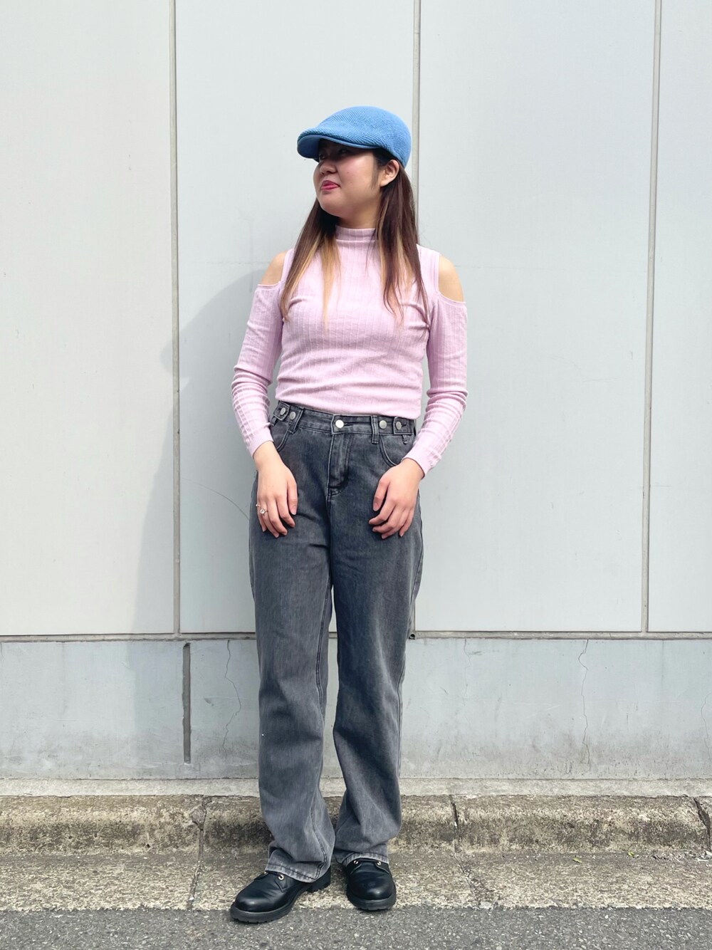 「帽子、ハンチング、ブルー、パープル、ピンク、カラーコーデ、ストリート、ガーリー、カジュアル、ショートブーツ、ストリートMIX、デニムパンツ、ニット、y2k、韓国ファッション」｜「OVERRIDEのOVERRIDE COTTON KNIT HUNTING Ag+（ハンチング/ベレー帽、ブルー系）」を使った、.*Shiori*.さん（レディース・163cm）の冬コーディネートの1枚目の写真