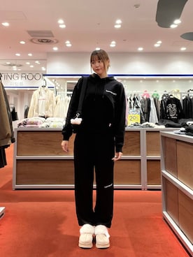 「アイテム（キーホルダー）」を使った、yuichanさん（レディース・165cm）の秋コーディネート