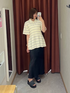 「LOWRYS FARM（ローリーズファーム）のストレッチサテンスカート　 290120（スカート、ブラック系）」を使った、yuichanさん（レディース・165cm）の夏コーディネート
