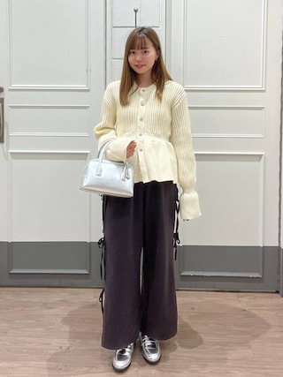 LOWRYS FARM（ローリーズファーム）の「ペプラムニット