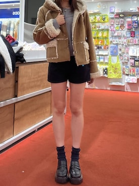 「アイテム（ムートンコート）」を使った、yuichanさん（レディース・165cm）の秋コーディネート