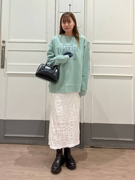 「スカーフ」｜「アイテム（スウェット）」を使った、yuichanさん（レディース・165cm）の秋コーディネート