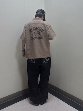 「XLARGE（エクストララージ）のDRAWING OG S/S SHIRT（シャツ/ブラウス、ブラウン系）」を使った、永田　京平さん（メンズ・176cm）の春コーディネート