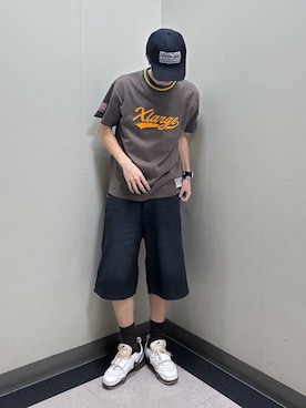 「XLARGE（エクストララージ）のBASEBALL LOGO S/S TEE（Tシャツ/カットソー、ブラウン系）」を使った、永田　京平さん（メンズ・176cm）の春コーディネート